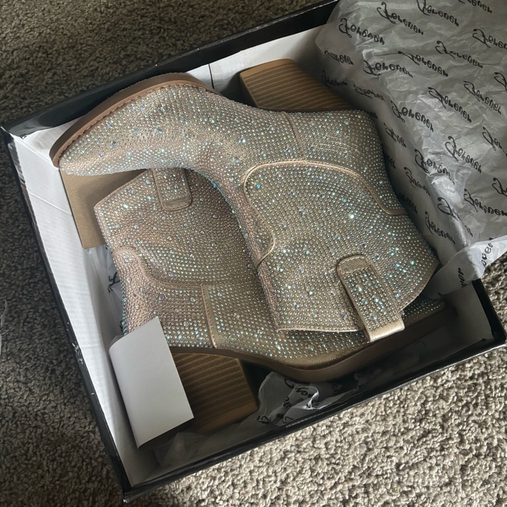 bedazzled cowgirl boots